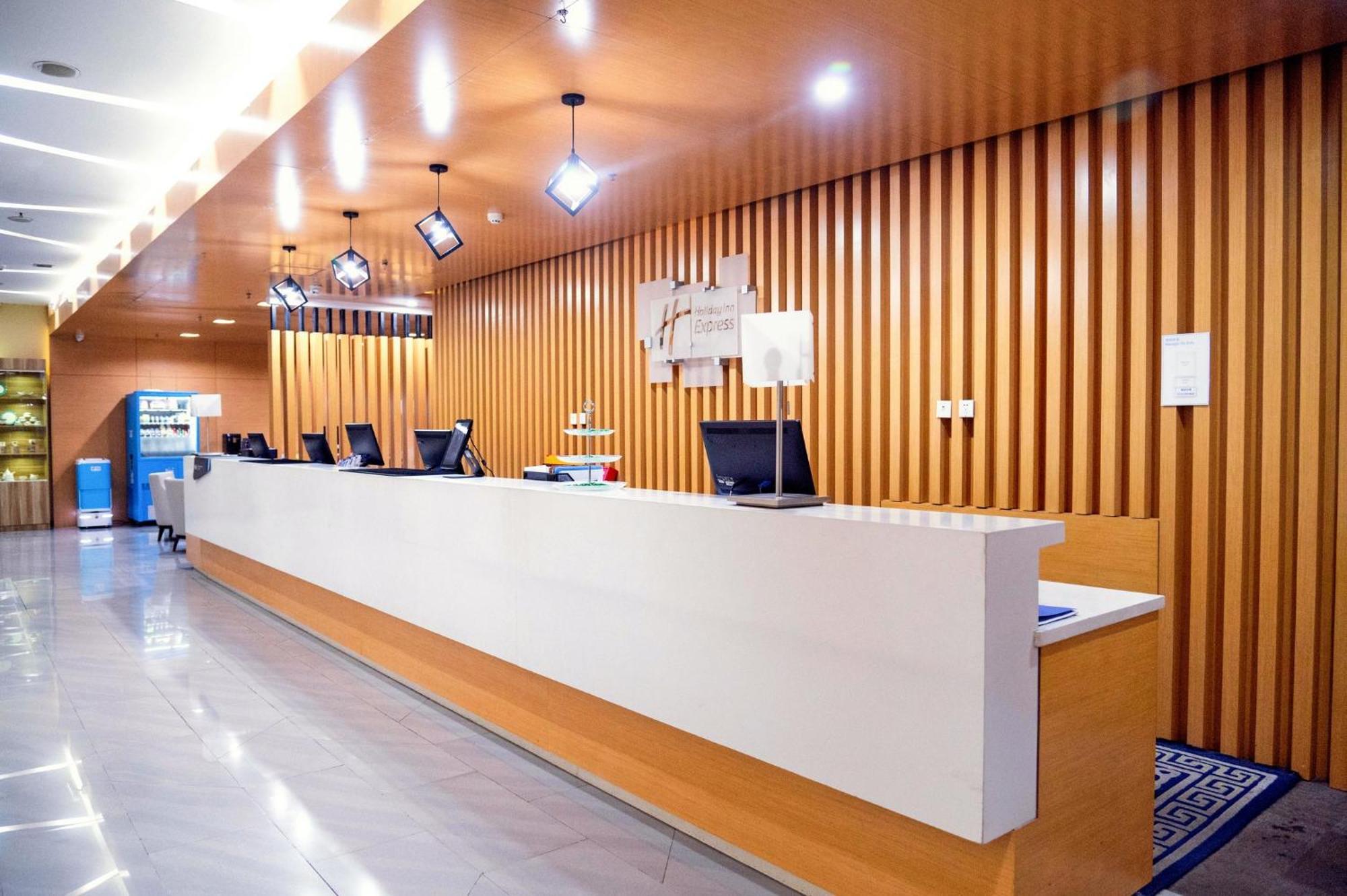 Holiday Inn Express Tangshan Downtown By Ihg Exterior foto